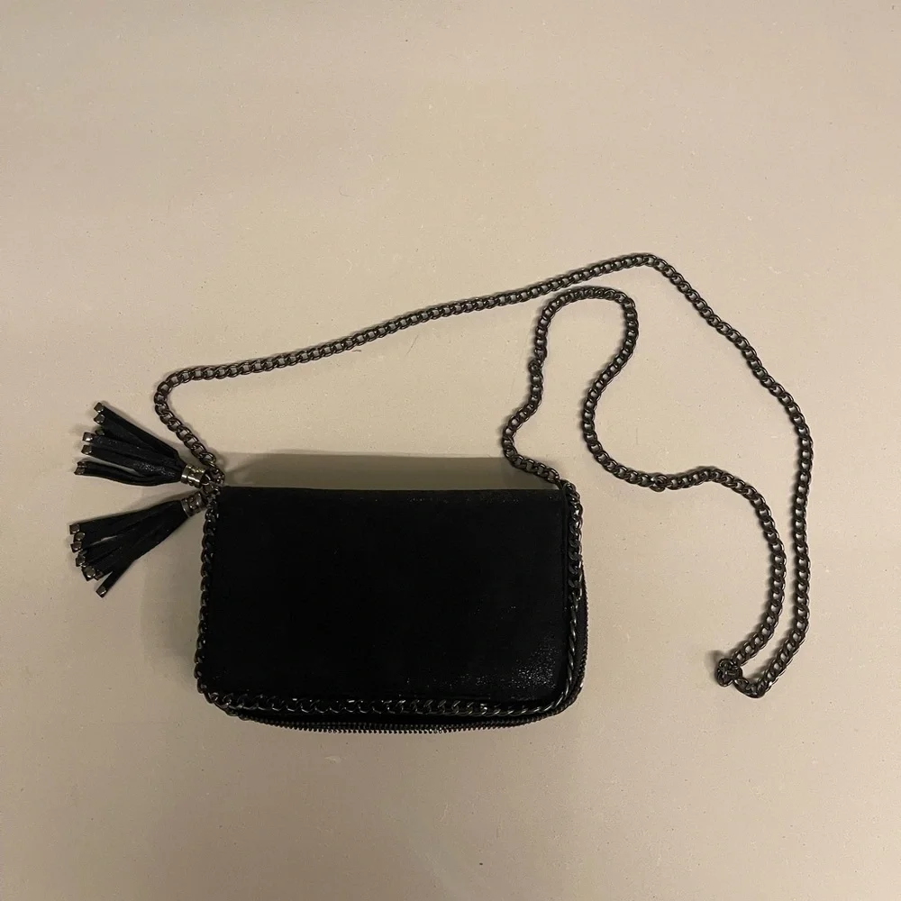 Black crossbody purse - Picture 1 of 4